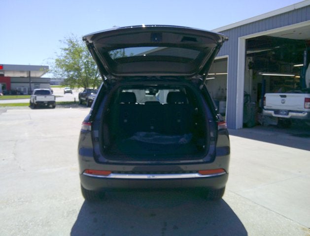 2026 Jeep Grand Cherokee GRAND CHEROKEE LAREDO X 4X4