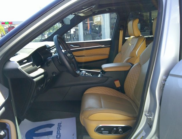 2023 Jeep Grand Cherokee Summit 4x4