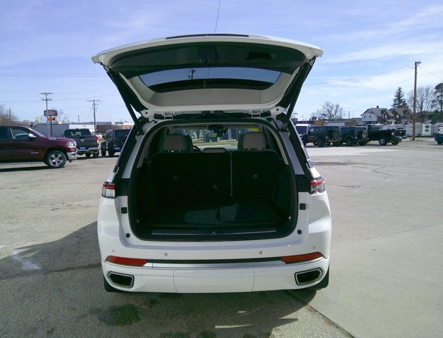 2022 Jeep Grand Cherokee Summit 4x4