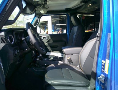 2026 Jeep Gladiator GLADIATOR SAHARA 4X4