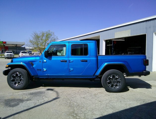 2026 Jeep Gladiator GLADIATOR SAHARA 4X4