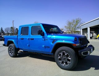 2026 Jeep Gladiator GLADIATOR SAHARA 4X4