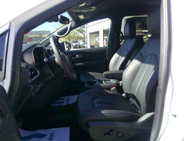 2027 Chrysler Pacifica PACIFICA SELECT