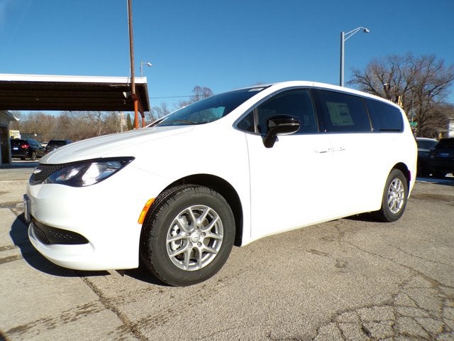 2026 Chrysler Voyager VOYAGER LX