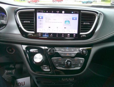 2022 Chrysler Pacifica Touring L AWD