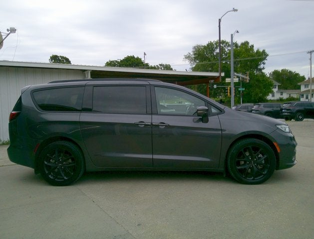 2022 Chrysler Pacifica Touring L AWD