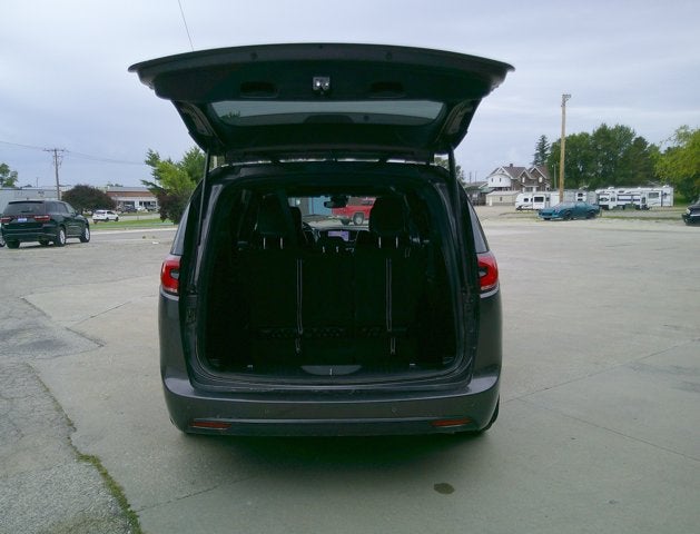 2022 Chrysler Pacifica Touring L AWD