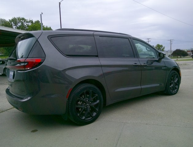 2022 Chrysler Pacifica Touring L AWD